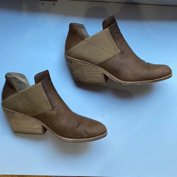 Eileen Fisher Even Booties Tan Brown Leather Ankle Booties Size 7 - Picture 4 of 12